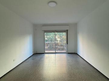Departamento · 55m² · 2 Ambientes · Departamento Alquiler 1 Dormitorio con Balcón Cocina Separad