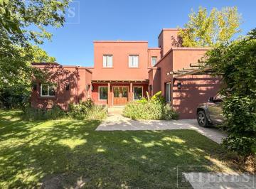 Casa · 165m² · 5 Ambientes · 2 Cocheras · Casa en Venta en Santa María de Los Olivos