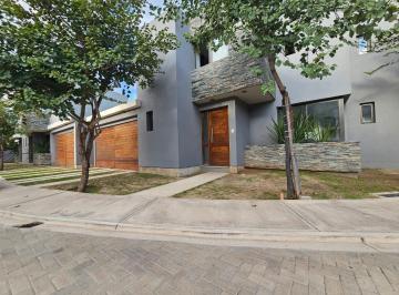 Casa · 152m² · 5 Ambientes · 2 Cocheras · Excelente Dúplex a Estrenar Housing Alto Belgrano