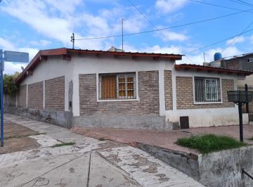 Casa · 170m² · 6 Ambientes · 3 Cocheras · Casa en Venta