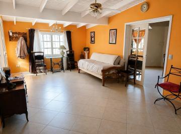 Casa · 170m² · 3 Ambientes · 3 Cocheras · Casa en Venta