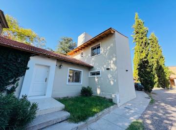 Casa · 188m² · 3 Dormitorios · 1 Cochera · Casa - Las Tortugas