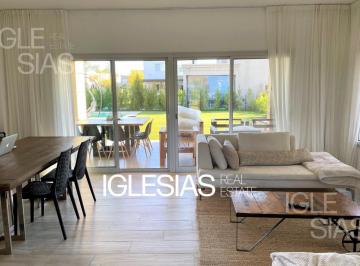 Casa · 177m² · 5 Ambientes · 2 Cocheras · Casa Lote Interno en Venta Barrio Las Tipas, Nordelta