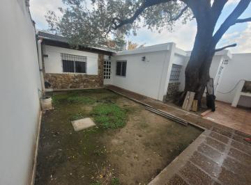 patio uso exclusivo · Casa de Pasillo en Alquiler Garay 5900 Rosario
