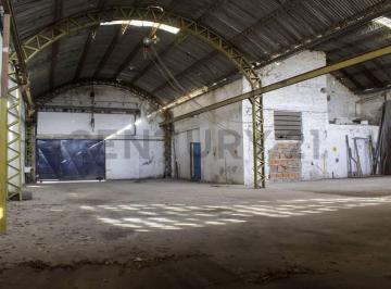 Bodega-Galpón · 198m² · 3 Ambientes · Galpón + Casa en Venta