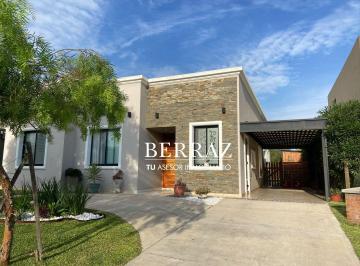 Casa · 127m² · 4 Ambientes · 3 Cocheras · Casa Venta 3 Dorm. Barrio San Alfonso Lote de 435 m² Pilar del Este