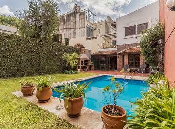 Casa · 216m² · 5 Ambientes · 1 Cochera · Casa en Nuñez