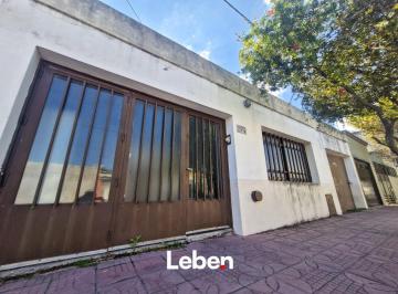 Casa · 120m² · 7 Ambientes · 3 Cocheras · Casa en Alto Alberdi - 2 Dorm., Patio Amplio - 270 m²