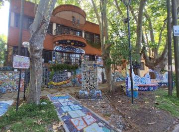 Casa · 335m² · 5 Ambientes · 4 Cocheras · Alquiler Comercial de Casa en Quilmes