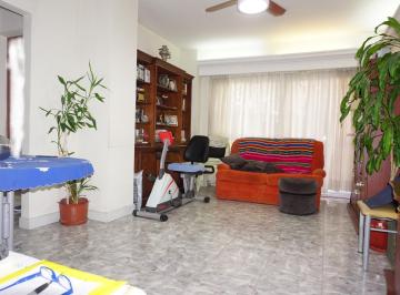 Departamento · 97m² · 5 Ambientes · Muy Buen Departamento con Patio Financiacion Directa Dueño