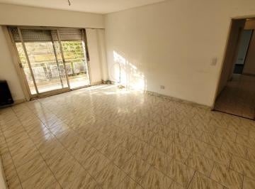 Departamento de 3 ambientes, Barracas · Departamento 3 Ambientes Al Frente con Balcon