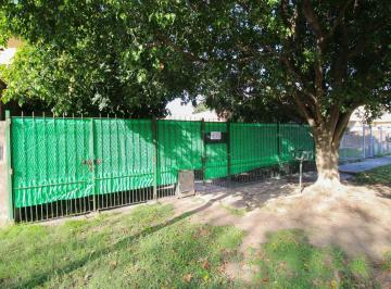 Casa · 80m² · 4 Ambientes · 1 Cochera · Casa en Venta 4 Ambientes con Parque Luis Guillón