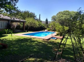 Casa · 180m² · 3 Ambientes · 3 Cocheras · Ventas Casa en San Antonio de Arredondo Muy Bonita Ideal Para Inversión.