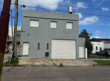 Bodega-Galpón · 295m² · Venta Galpon con Jardin Deposito y Depto Lote Prop