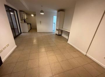 Departamento Alquiler de 2 ambientes · Enorme con Patio + Balcón