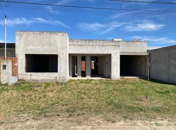 Casa · 160m² · 5 Ambientes · 1 Cochera · Casa a Terminar (70% Construido) Villa Ramallo