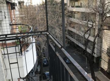 Departamento · 68m² · 4 Ambientes · Semipiso de 4 Amb Frente Balcon en Flores