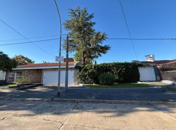 Foto · Casa de 3 Dorm. en Alquiler en Urca - Terreno Doble