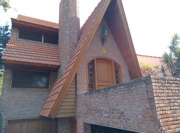 Casa de 5 ambientes, Lomas de Zamora · Nuevo Valor! 5 Amb. Lote 8,66x48. Coch. P/4 Fondo con Piscina. en Venta, Banfield