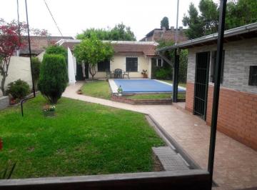 Casa · 170m² · 3 Ambientes · 1 Cochera · Casa en Venta - 2 Dorm. 2 Baños 1 Cochera - 400 m² - Hurlingham