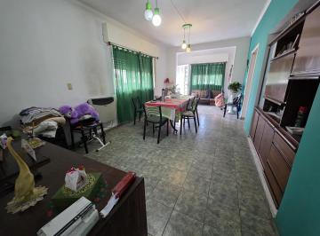 Departamento · 100m² · 3 Ambientes · En Venta en Caseros Gran Departamento de 3 Ambientes Muy Amplio Sito en 1er Piso F: 10393