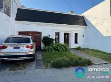 Casa · 321m² · 8 Ambientes · 2 Cocheras · 683 m² de Terreno y 4 Dorm. a m del Tajamar