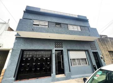 Casa · 179m² · 5 Ambientes · 1 Cochera · Venta de en Block de 3 Propiedades