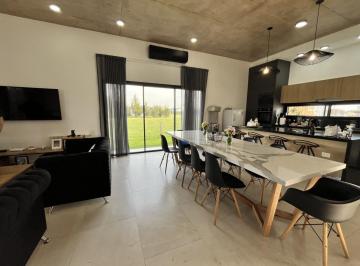Campo · 245m² · 4 Ambientes · 2 Cocheras · Aj - Hermosa Casa 4 Ambientes Villalobos - Pueblos del Plata - Hudson