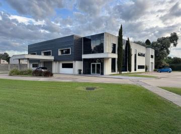Bodega-Galpón · 1908m² · Edificio Comercial en Alquiler