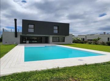 Casa · 288m² · 5 Ambientes · 1 Cochera · Impecable Casa a Estrenar en Terralagos. Canning, Ezeiza.