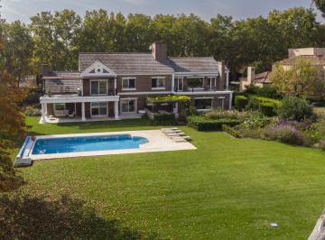 Casa · 483m² · 8 Ambientes · 4 Cocheras · Casa en Martindale Country Club Frente a Cancha de Polo
