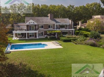 Casa · 483m² · 8 Ambientes · 4 Cocheras · Casa en Martindale Country Club Frente a Cancha de Polo