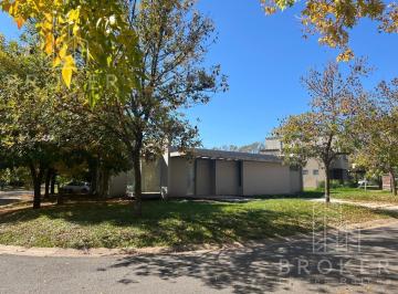 Casa · 180m² · 4 Ambientes · Casa en Alquiler, con Parrilla y Pileta, Haras Santa María