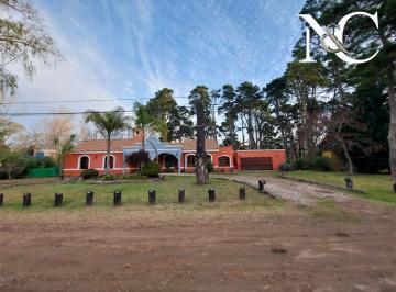 Casa · 320m² · 5 Ambientes · 3 Cocheras · Casa en Venta en Costa del Este de 5 Ambientes