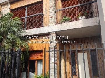 Casa de 6 ambientes, Tres de Febrero · Casa 6 Ambientes con Jardin