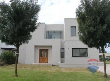 Casa · 167m² · 5 Ambientes · 1 Cochera · Venta Casa Barrio Santo Tomas Pilar 4 Amb