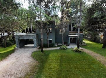 DEI-DEI-1728_2 · Casa en Venta 4 Dorm. en Pinamar La Herradura Barrio Privado