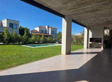 Casa de 6 ambientes, Tigre · Casa en Venta de 4 Dorm. y Escritorio S/lote Interno