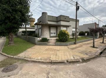 Casa · 165m² · 4 Ambientes · Casa en Venta