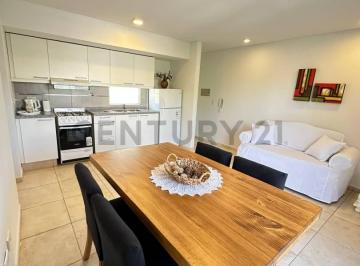 Departamento · 60m² · 2 Ambientes · 1 Cochera · Alquiler Departamento Amoblado
