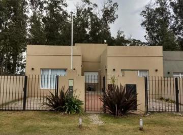 PH · 58m² · 3 Ambientes · 1 Cochera · PH en Venta - 2 Dorm. 1 Baño Cochera - 100 m² - Necochea, Buenos Aires