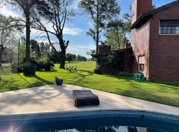 Casa de 5 ambientes, Exaltación de la Cruz · Hermosa Casa con Pileta, Vista Al Golf en Indio Cua Country Club