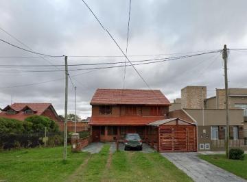 Casa · 85m² · 4 Ambientes · 1 Cochera · Casa en Venta - 2 Dorm. 2 Baños - 105 m² - Mar del Plata