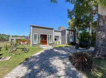 Casa · 122m² · 4 Ambientes · Venta Casa 4 Ambientes San Ramon Pilar del Este
