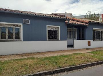 Casa · 100m² · 5 Ambientes · Casa en Venta, 5 Amb, con Patio, Lanús