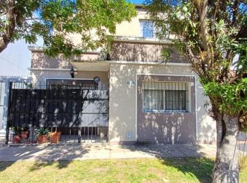 PH · 89m² · 4 Ambientes · Venta PH 4amb en Carapachay Al Frente con Parrilla