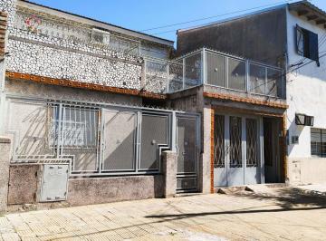 Casa · 140m² · 5 Ambientes · 1 Cochera · Casa Dos Familias Lomas del Mirador Oportunidad