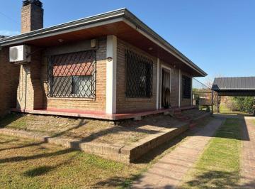 Casa · 72m² · 2 Ambientes · 2 Cocheras · Venta Casa en Platanos