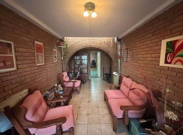 Casa · 95m² · 8 Ambientes · 1 Cochera · Venta Casa 3 Dorm. Los Naranjos