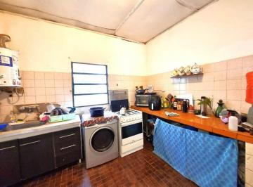 Casa · 65m² · 3 Ambientes · 1 Cochera · Venta Casa Barrio Kennedy Sur Excelente Terreno
